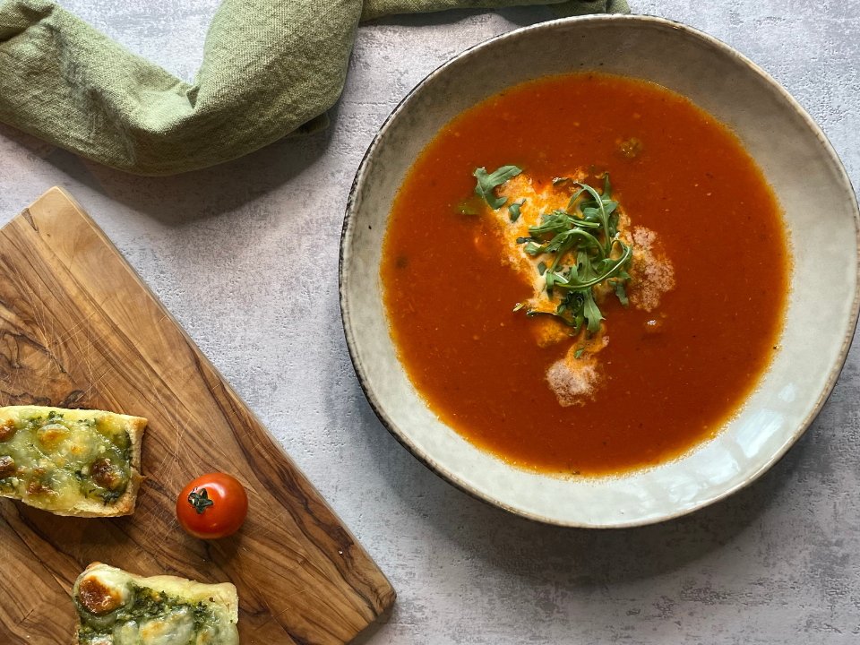 Tomatensoep met Pesto Mozarella Broodje