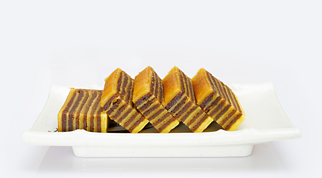 Spekkoek (1080 × 600 px) (1)